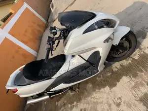Yamaha Majesty 2025 White