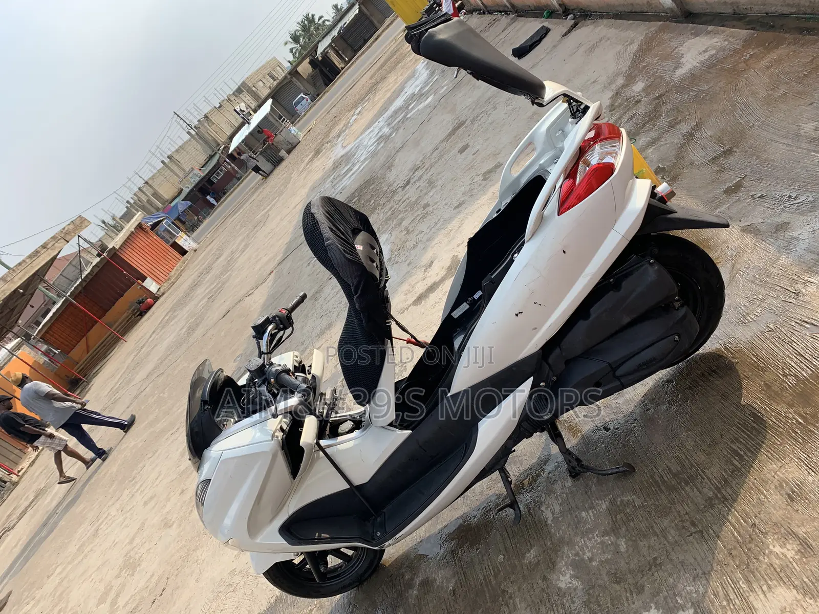 Yamaha Majesty 2025 White