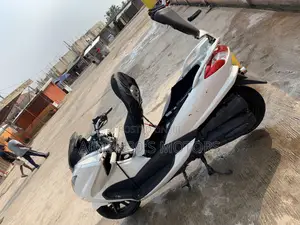 Yamaha Majesty 2025 White