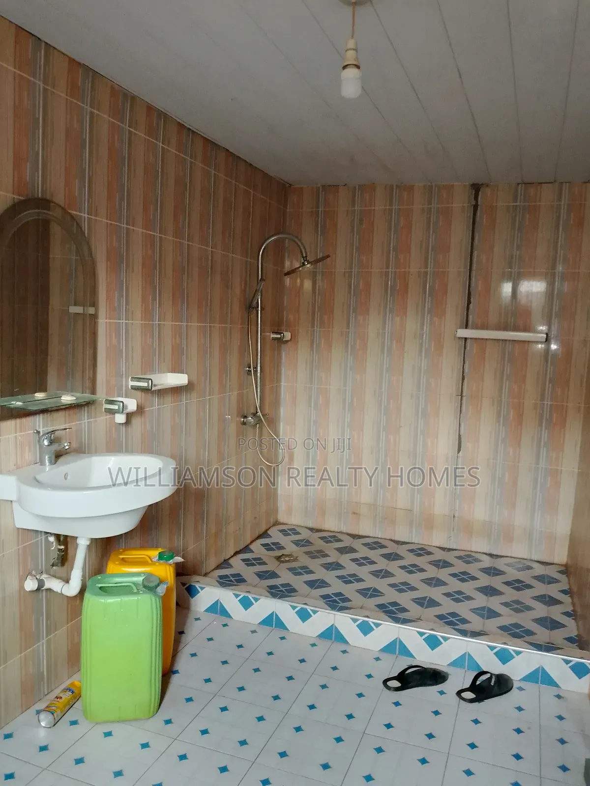 1bdrm Apartment in Community 18 Area, Spintex for rent
