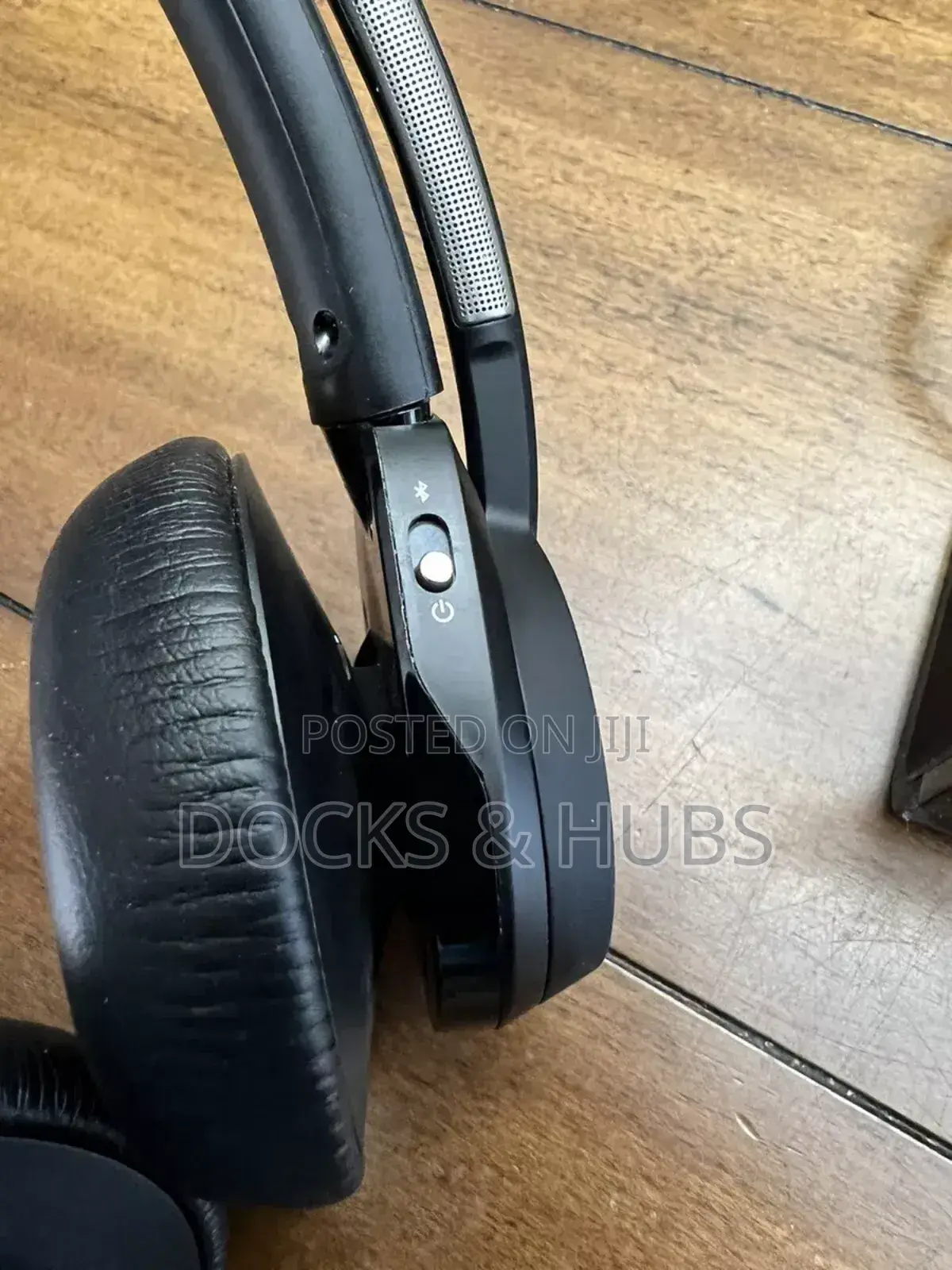 Plantronics Voyager Focus UC B825 Stereo Headset - Wireless