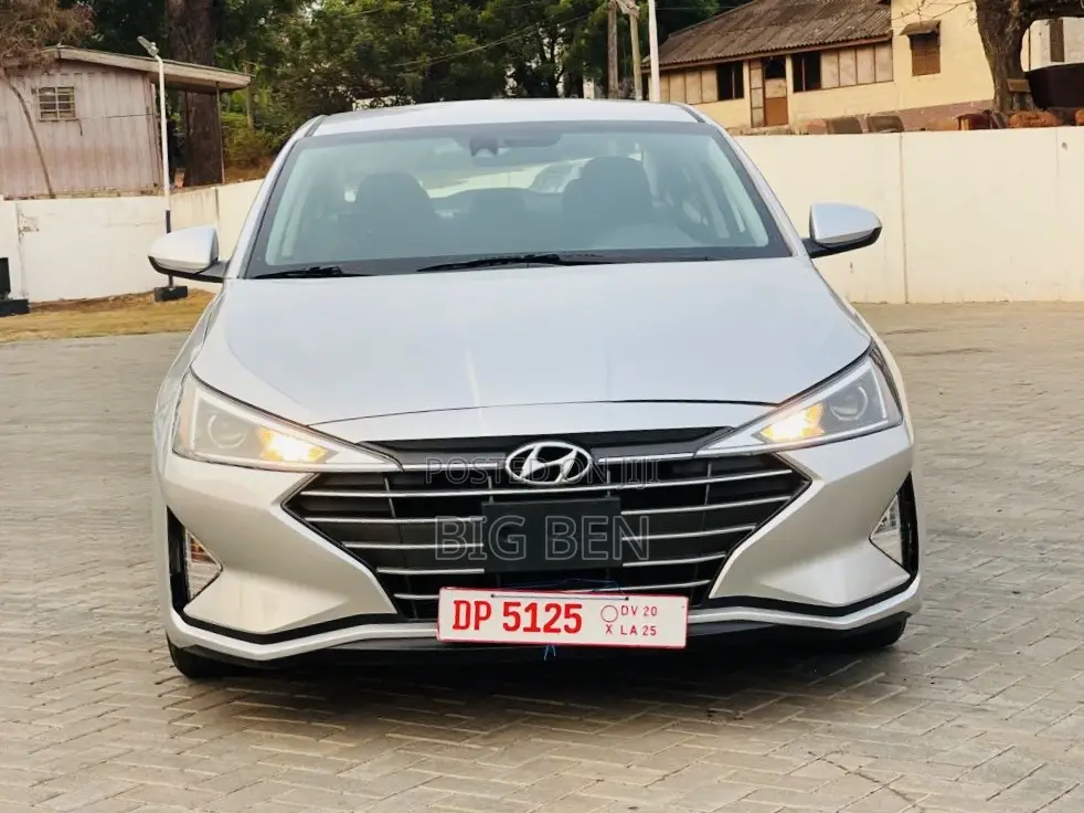 Hyundai Elantra SEL 2019 Silver