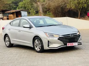 Hyundai Elantra SEL 2019 Silver