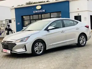 Hyundai Elantra SEL 2019 Silver