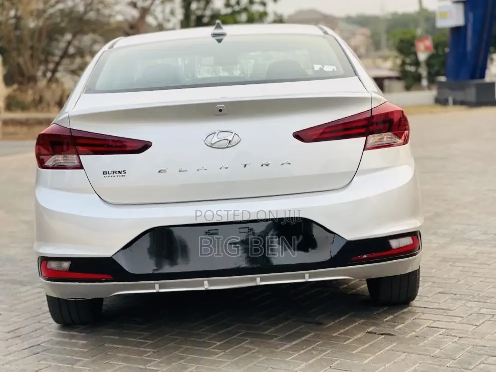 Hyundai Elantra SEL 2019 Silver