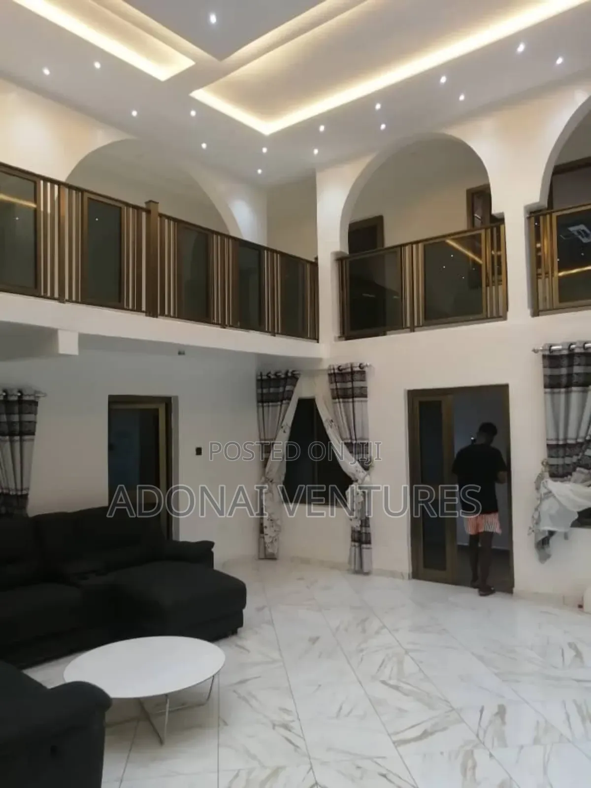 7bdrm House in Ahodwo Sokoban, Kumasi Metropolitan for rent