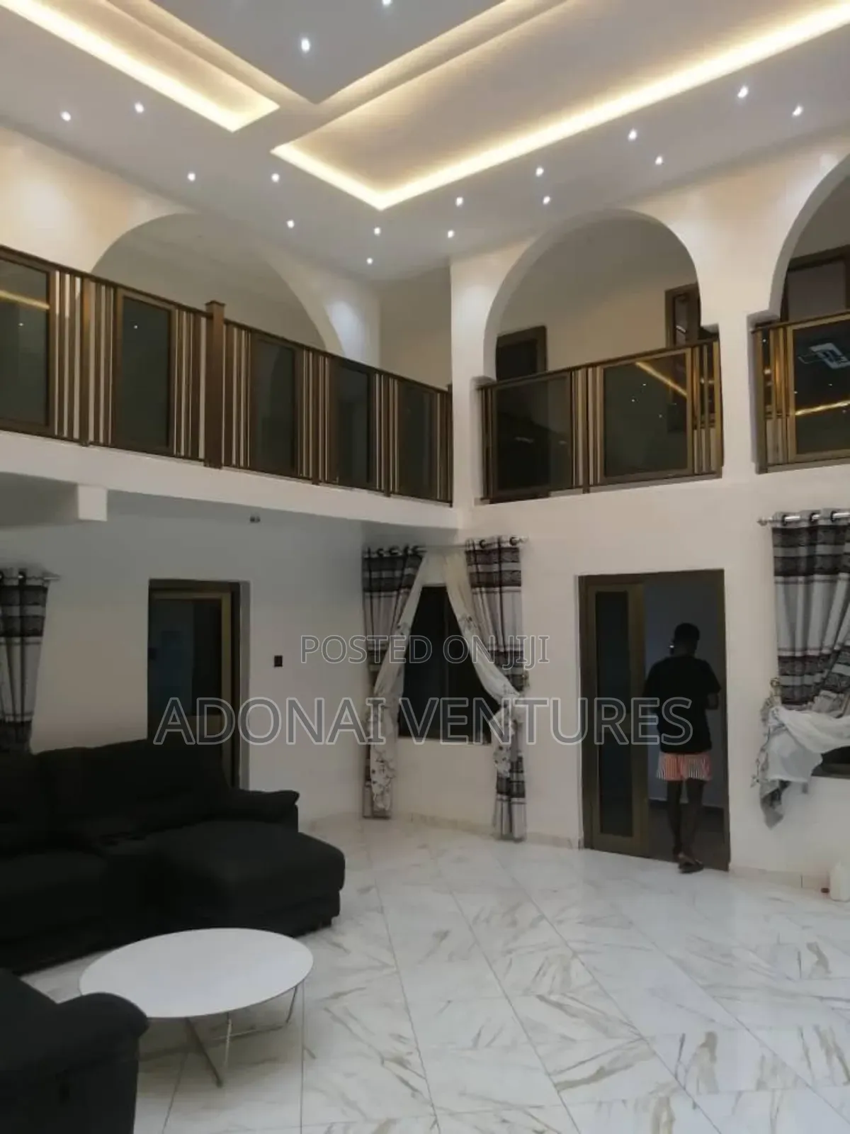 7bdrm House in Ahodwo Sokoban, Kumasi Metropolitan for rent
