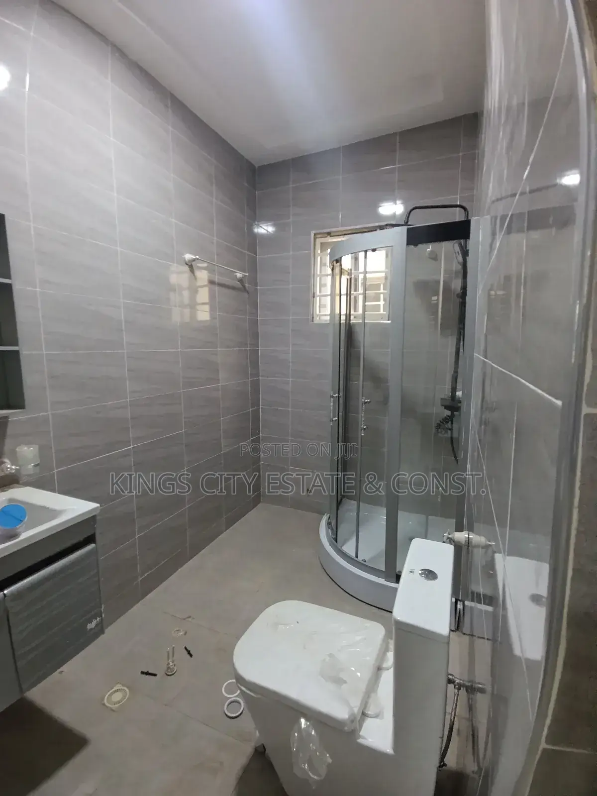 5bdrm House in Kwabenya-Acp-Estate, Dome for sale