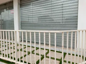 Spacious Shop Available