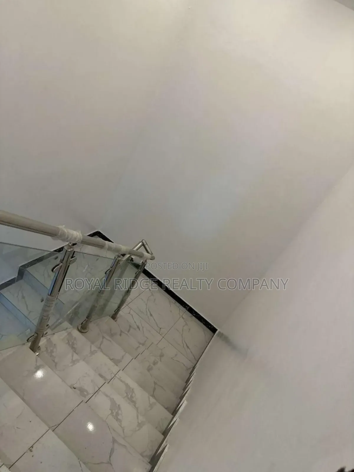 6bdrm Duplex in East Legon Hills, Accra Metropolitan for sale