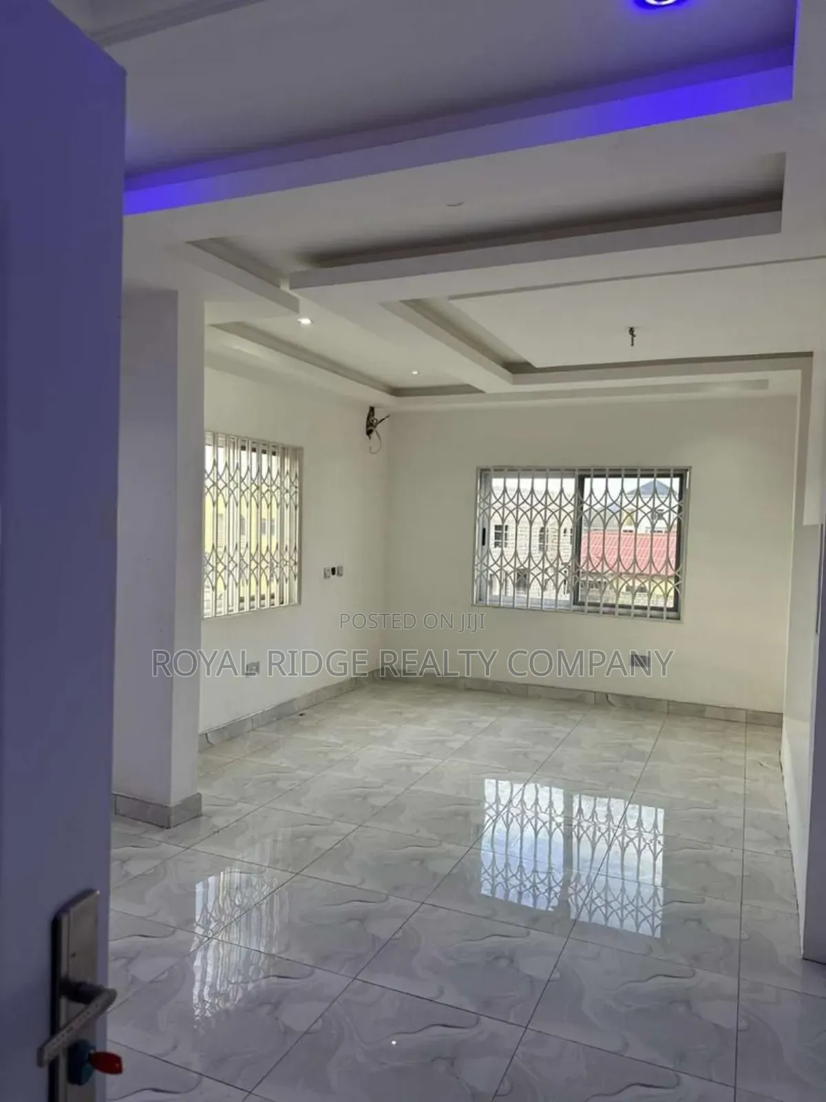 6bdrm Duplex in East Legon Hills, Accra Metropolitan for sale