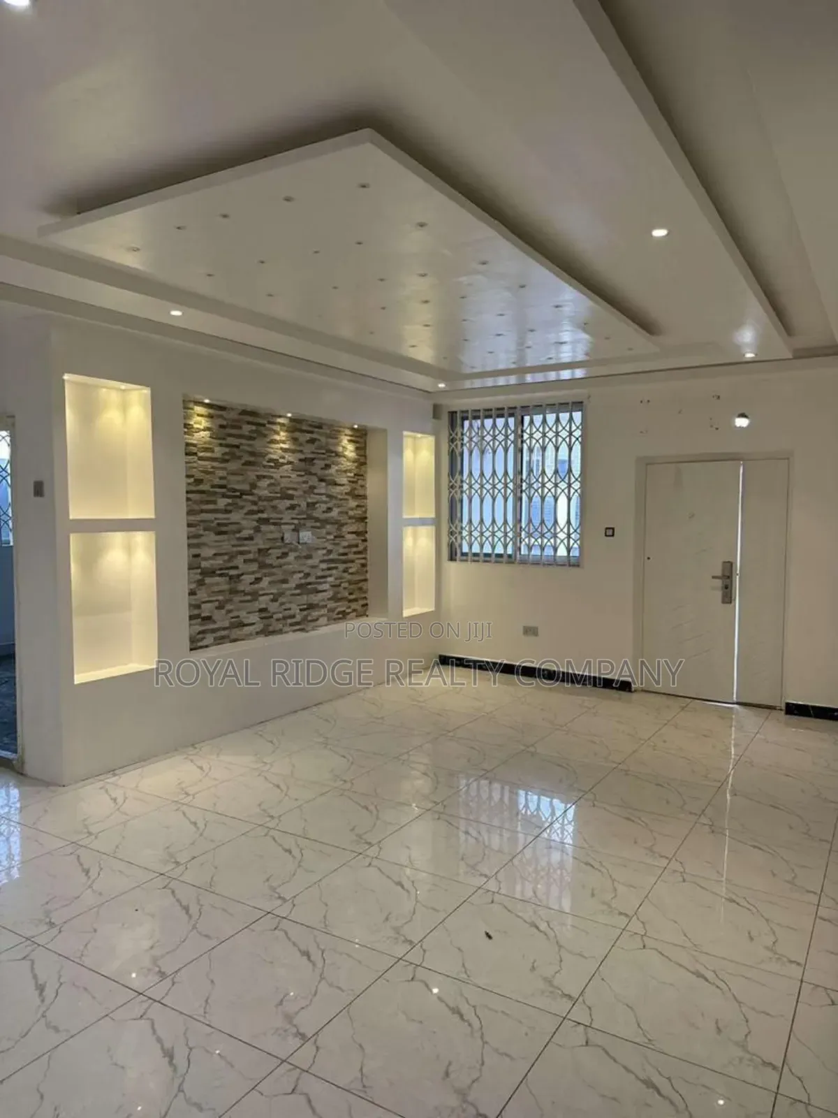 6bdrm Duplex in East Legon Hills, Accra Metropolitan for sale