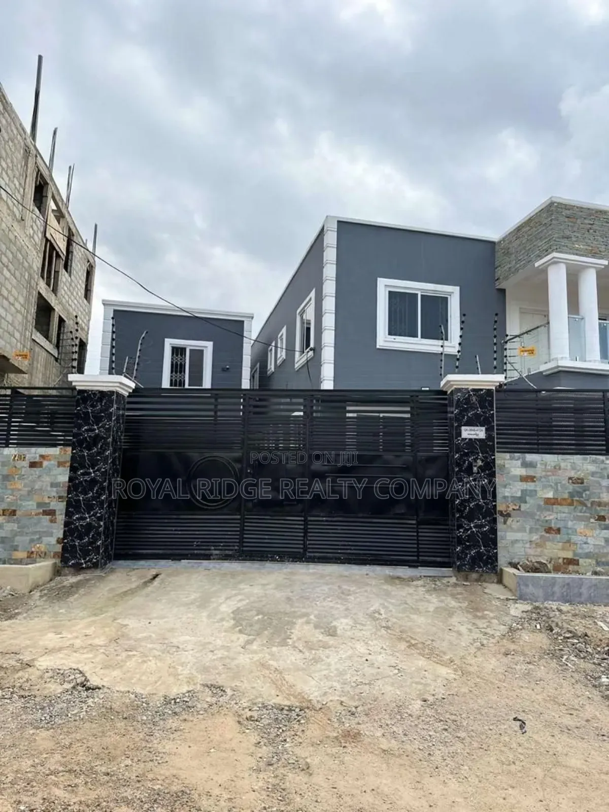 6bdrm Duplex in East Legon Hills, Accra Metropolitan for sale