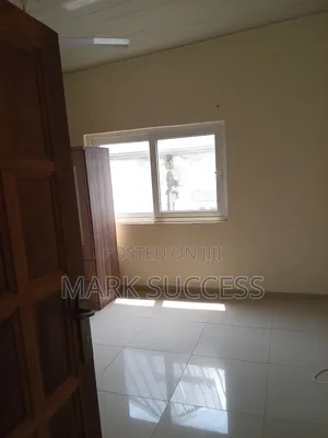 3bdrm Apartment in West Hills Mall Area for rent