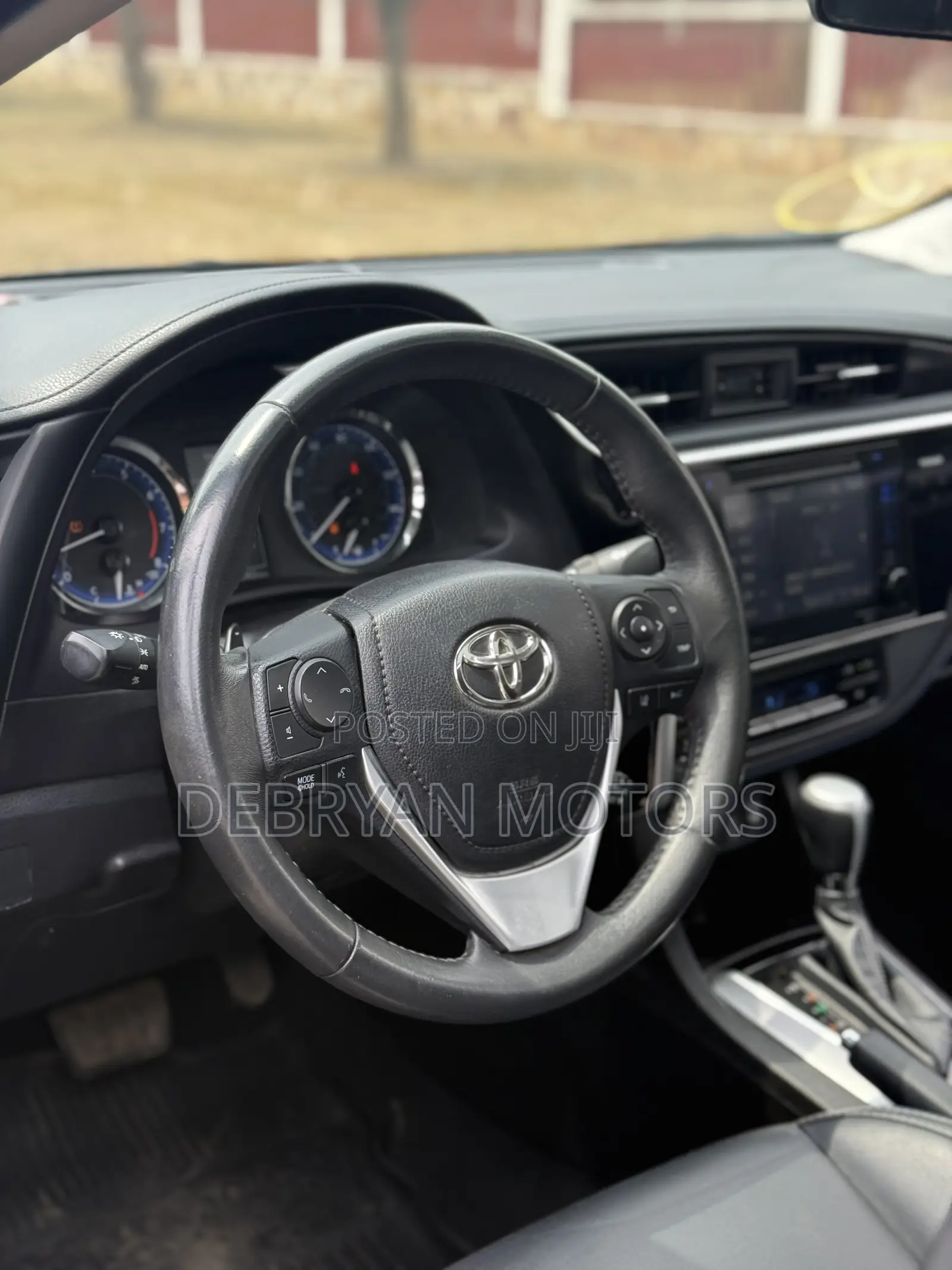 Toyota Corolla XSE 4dr Sedan (1.8L 4cyl CVT) 2017 Gray