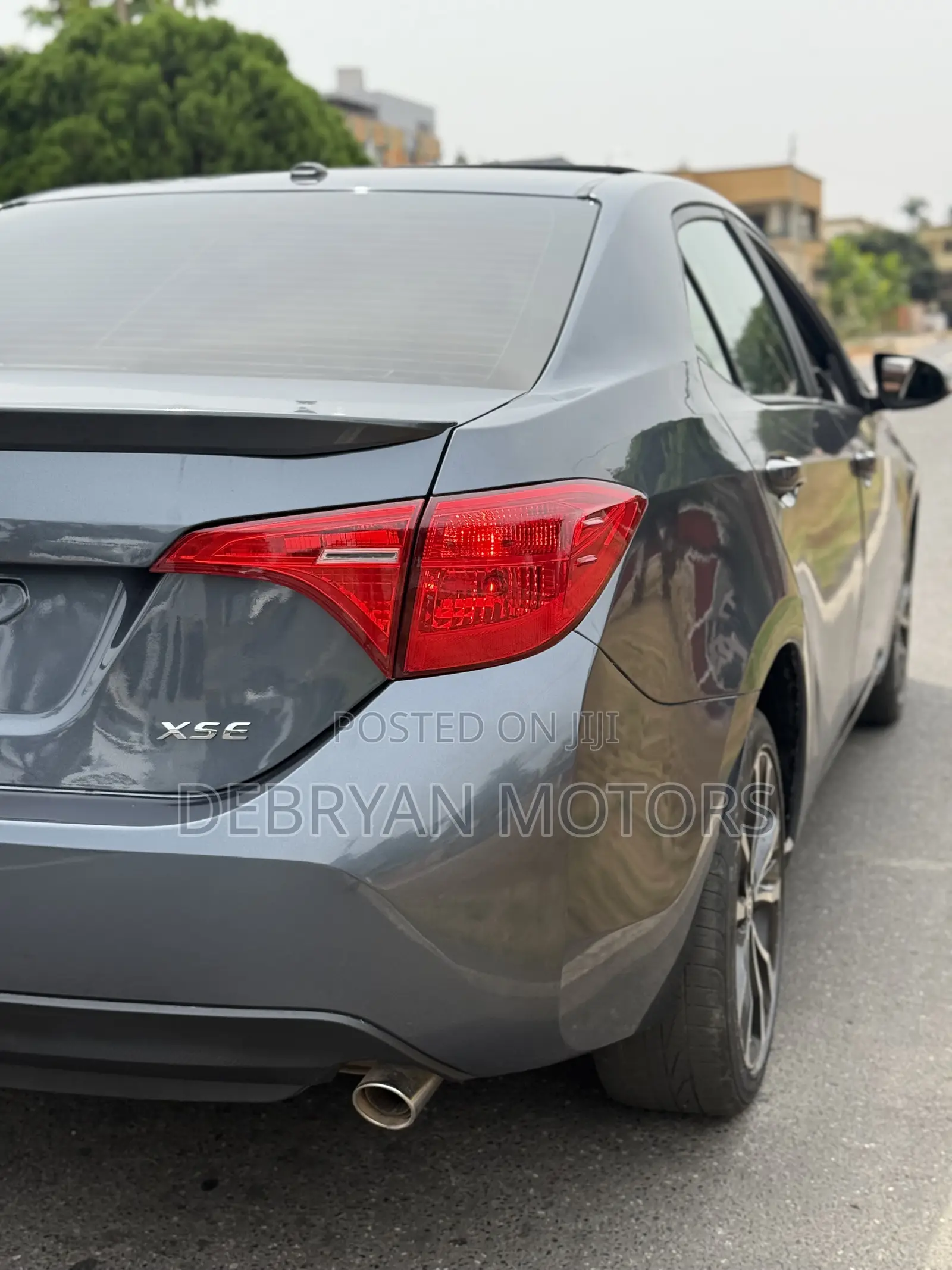 Toyota Corolla XSE 4dr Sedan (1.8L 4cyl CVT) 2017 Gray