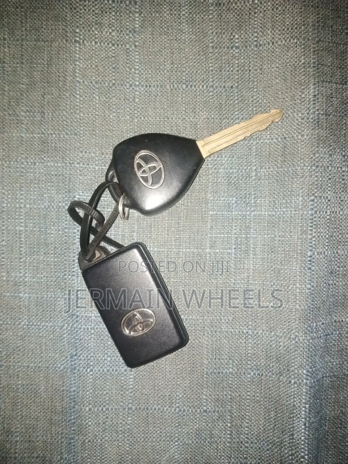 Toyota Vitz Keys