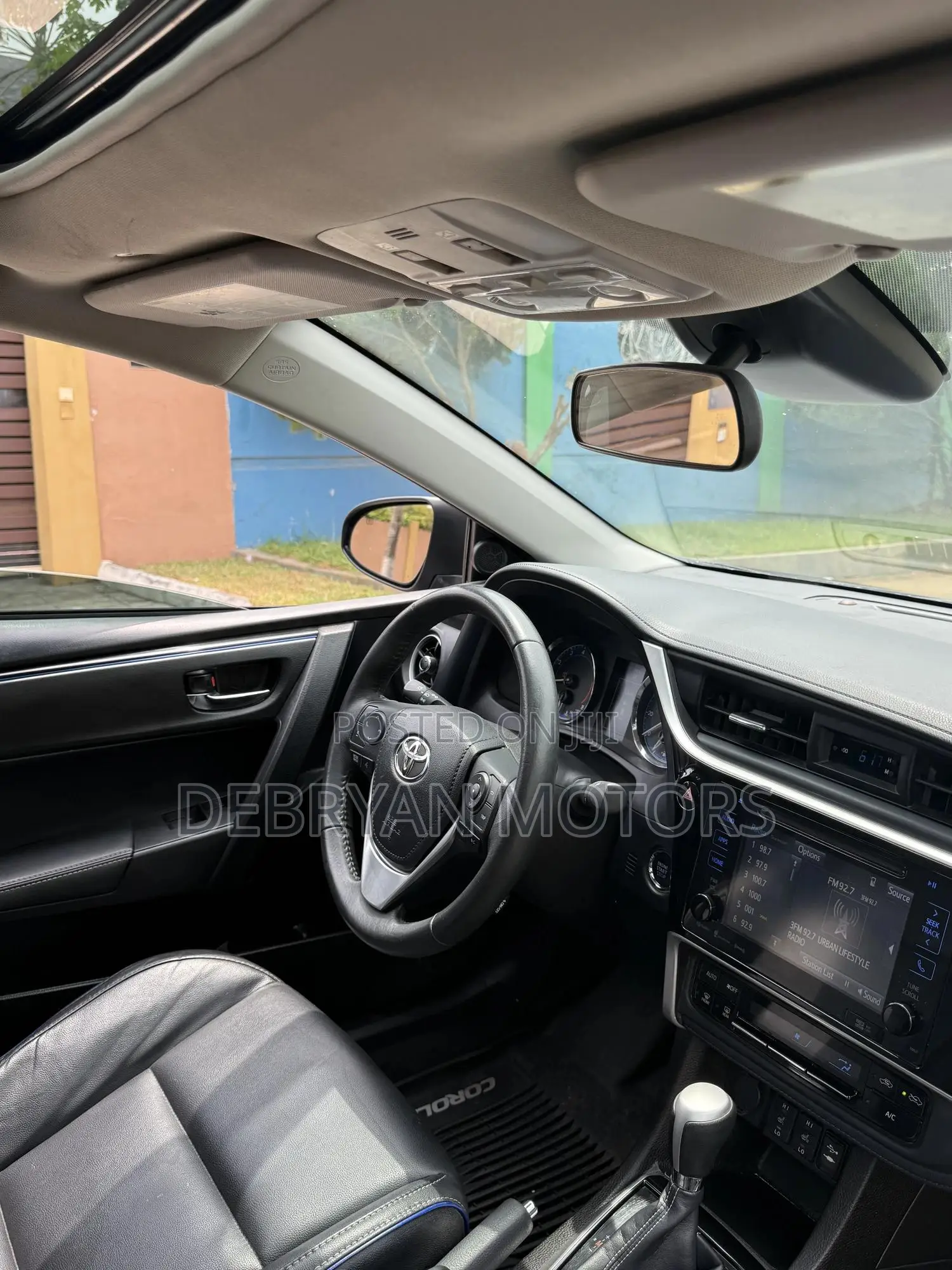 Toyota Corolla XSE 4dr Sedan (1.8L 4cyl CVT) 2017 Gray