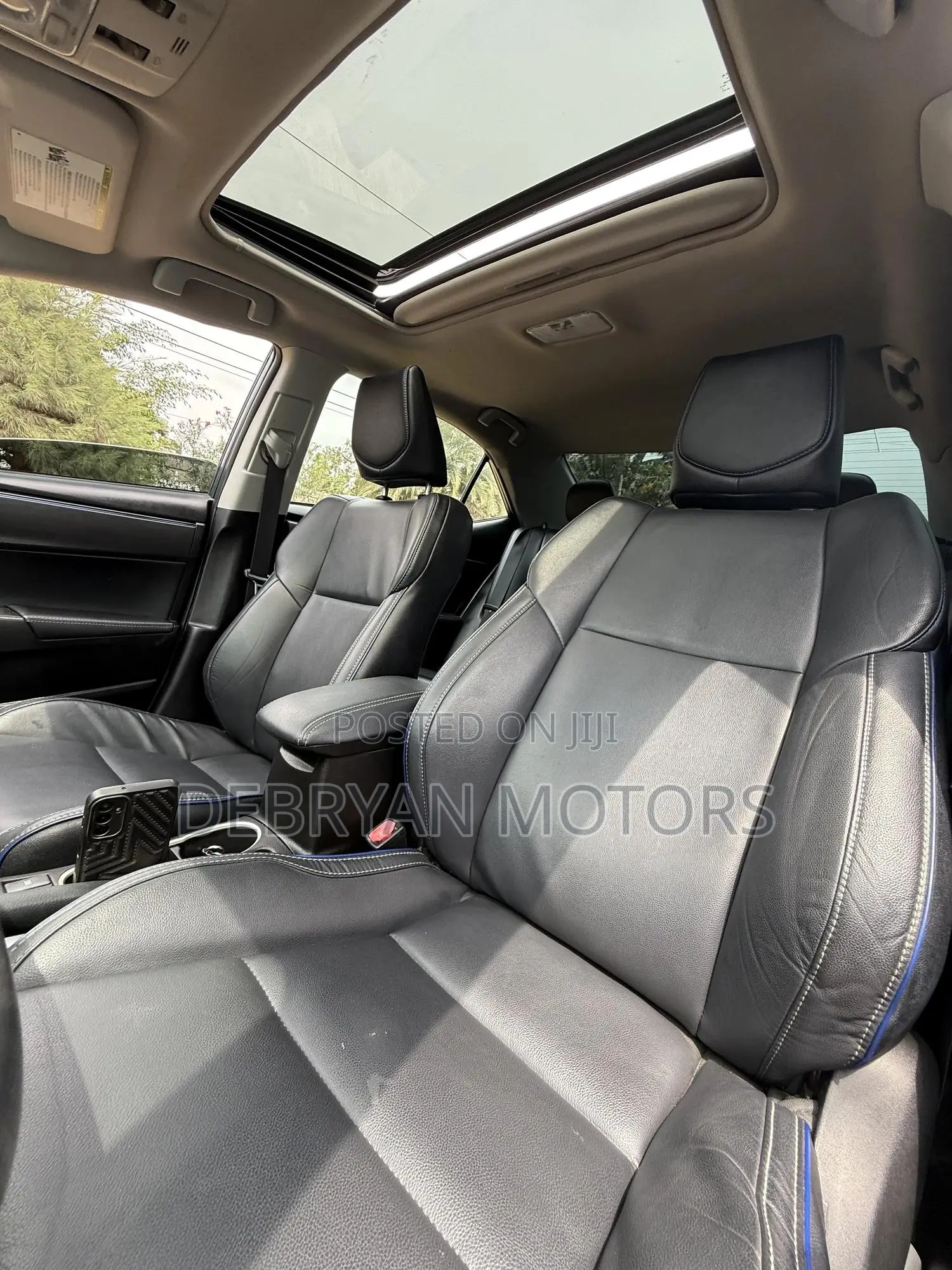 Toyota Corolla XSE 4dr Sedan (1.8L 4cyl CVT) 2017 Gray