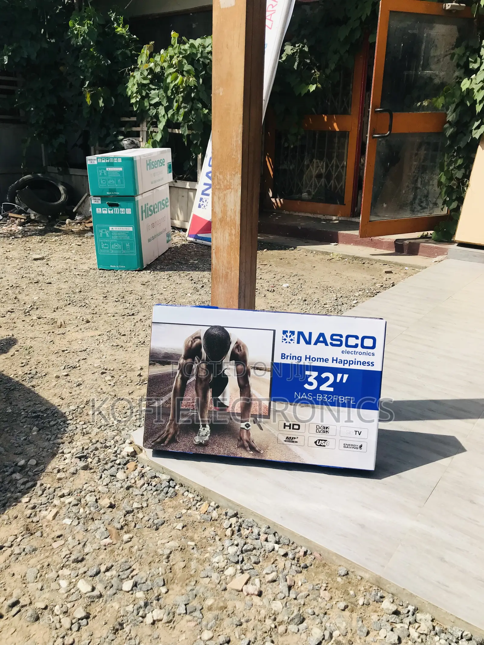 Digital Satellite TV - 32" Black + Free Bracket Nasco HD TV