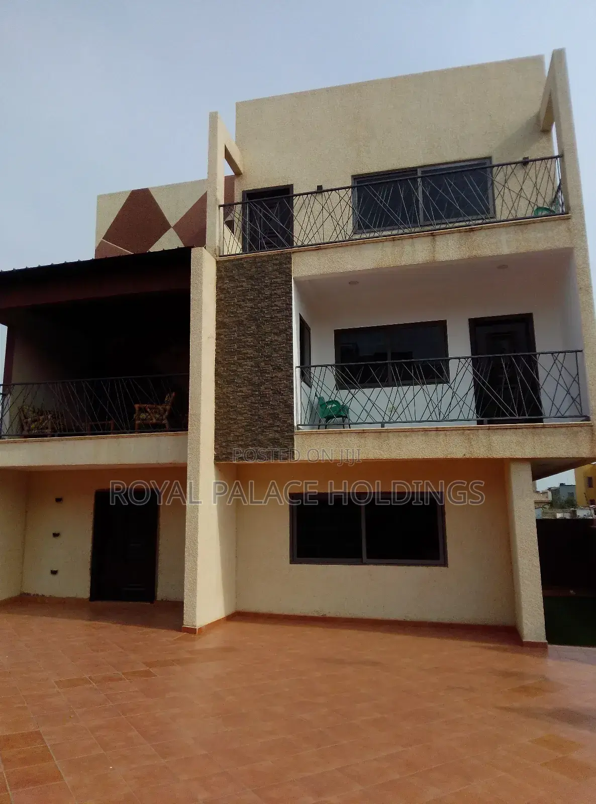 Furnished 1bdrm Apartment in Hills, School Junction for rent