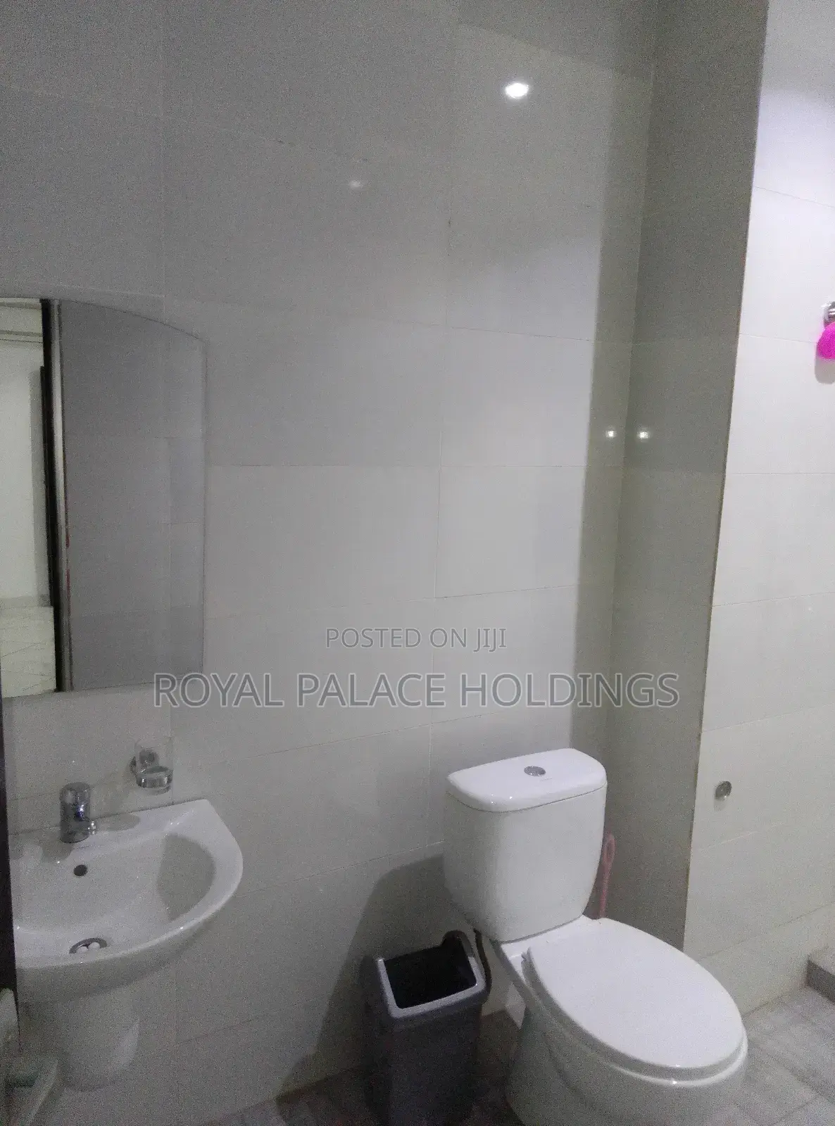 Furnished 1bdrm Apartment in Hills, School Junction for rent