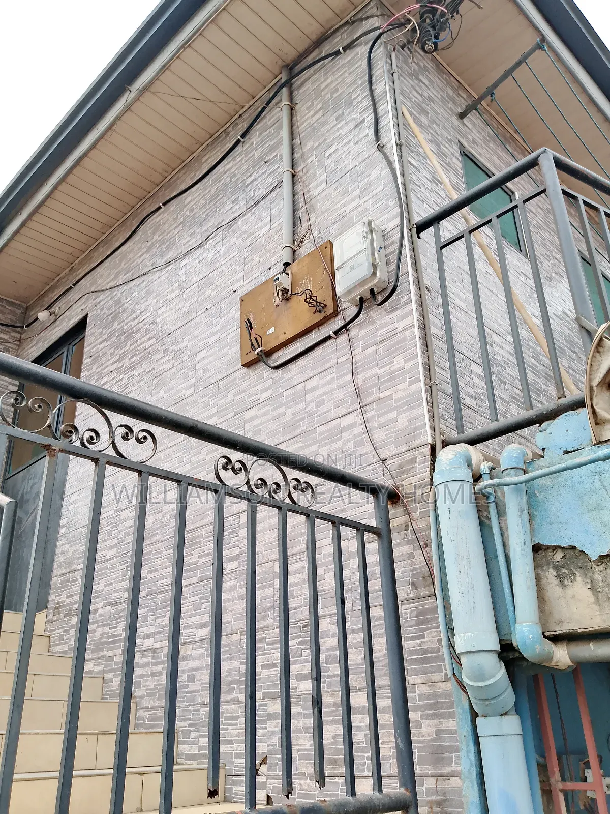 1bdrm Apartment in Junction Mall Area, Spintex for rent