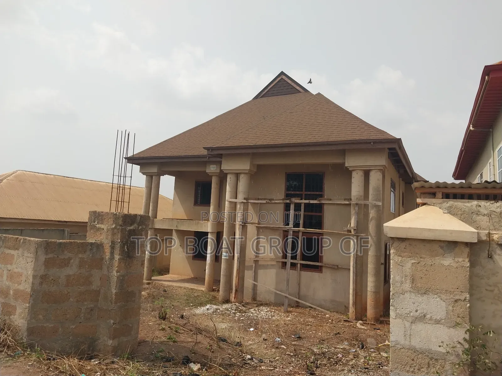 6bdrm House in Top Boat Estate, Kumasi Metropolitan for sale