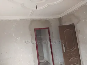 6bdrm House in Top Boat Estate, Kumasi Metropolitan for sale