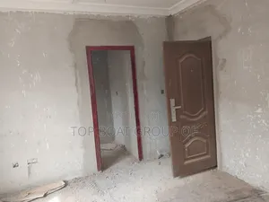6bdrm House in Top Boat Estate, Kumasi Metropolitan for sale