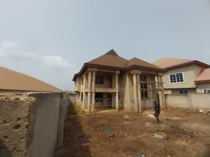 6bdrm House in Top Boat Estate, Kumasi Metropolitan for sale