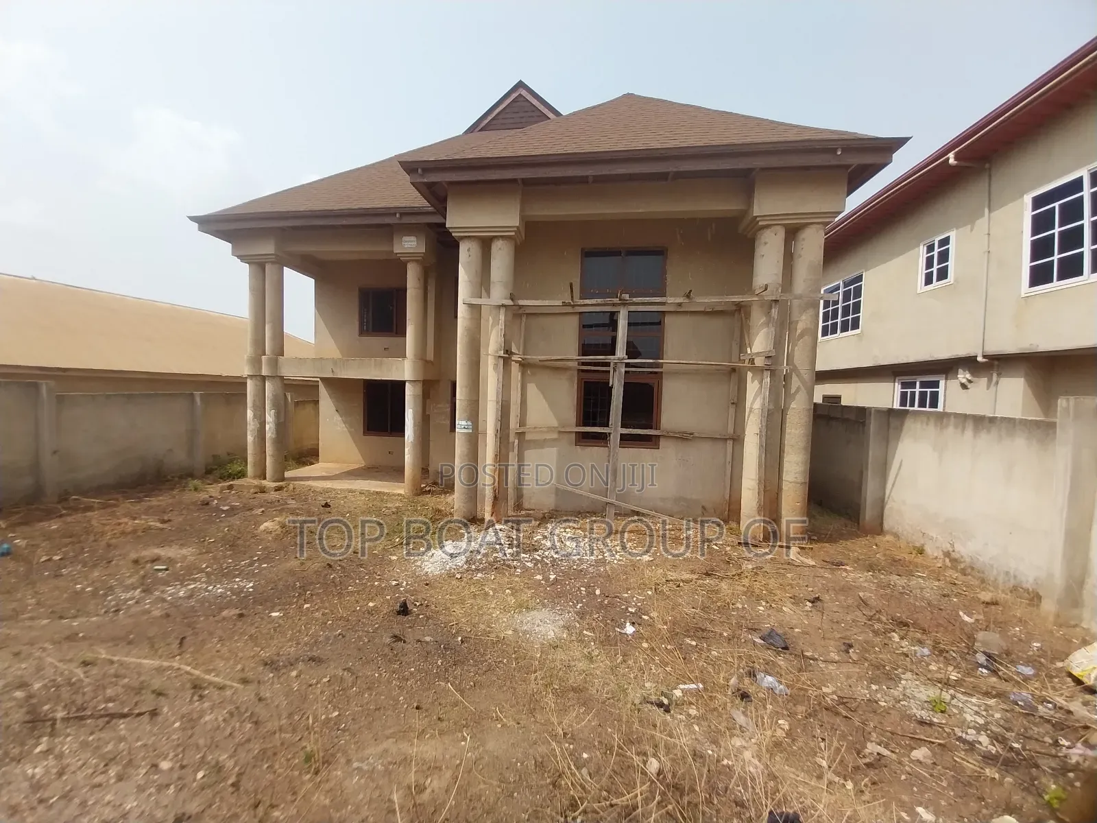 6bdrm House in Top Boat Estate, Kumasi Metropolitan for sale