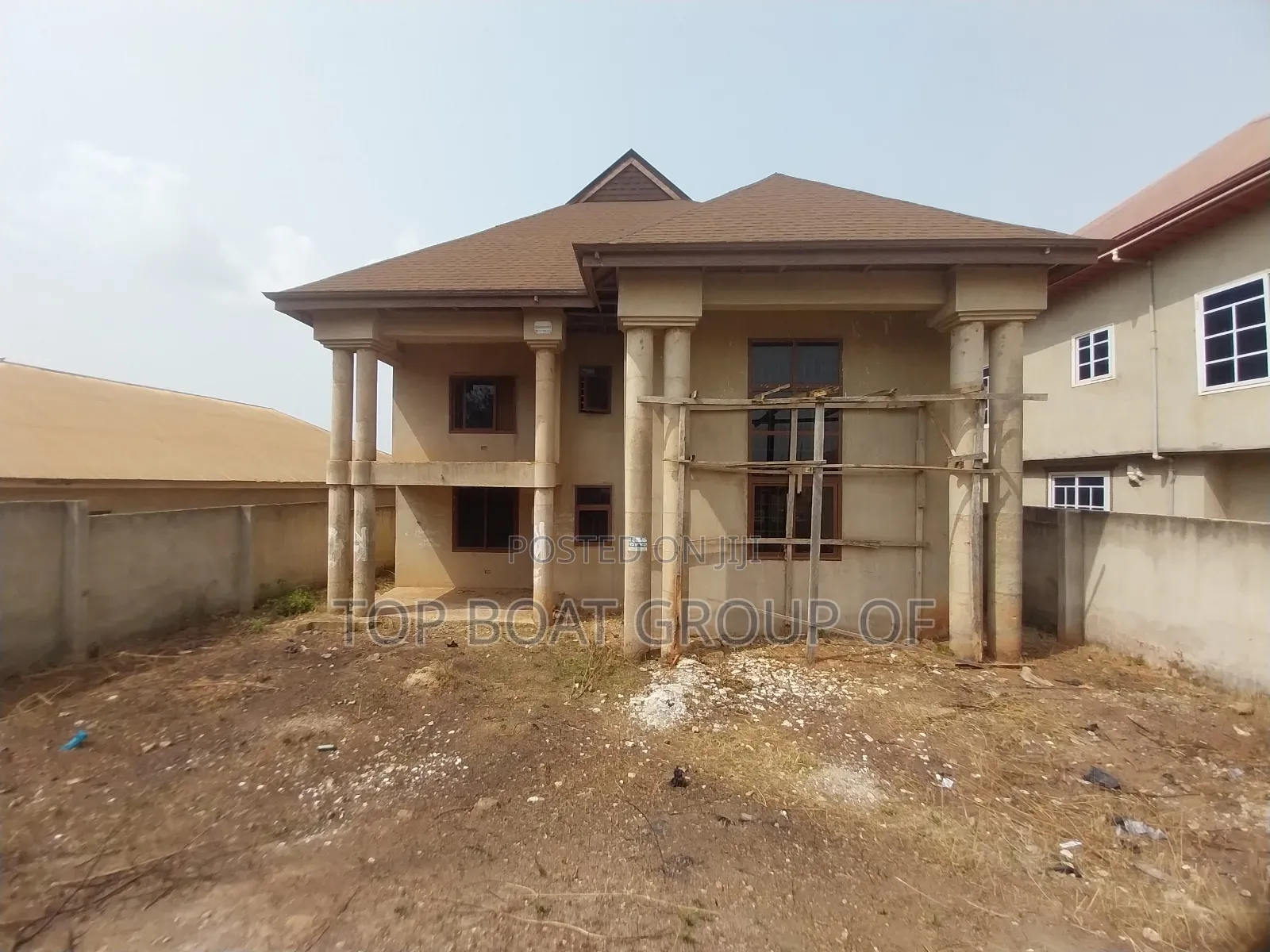6bdrm House in Top Boat Estate, Kumasi Metropolitan for sale