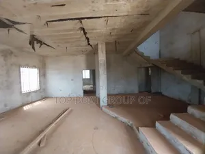 4bdrm House in Top Boat Estate, Kumasi Metropolitan for sale