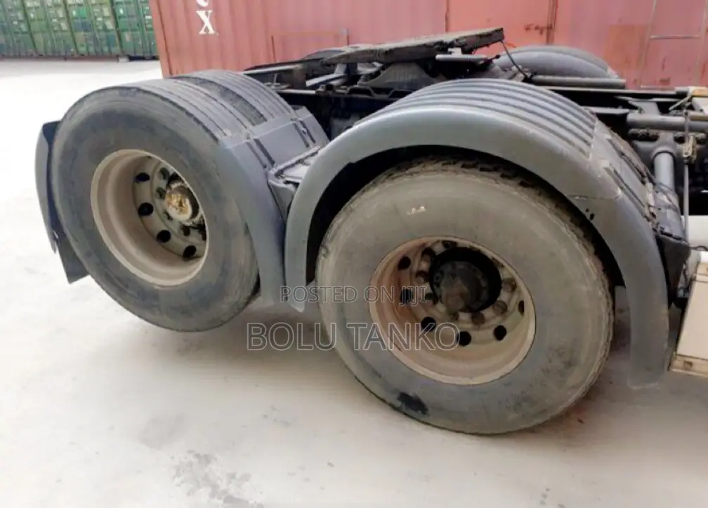 SCANIA 124 L 2010 Model