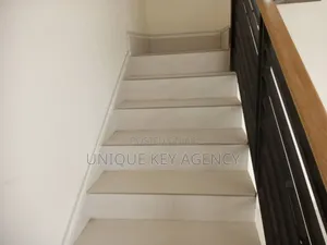 5bdrm House in Unique Key Agency, Airport Residential Area for sale