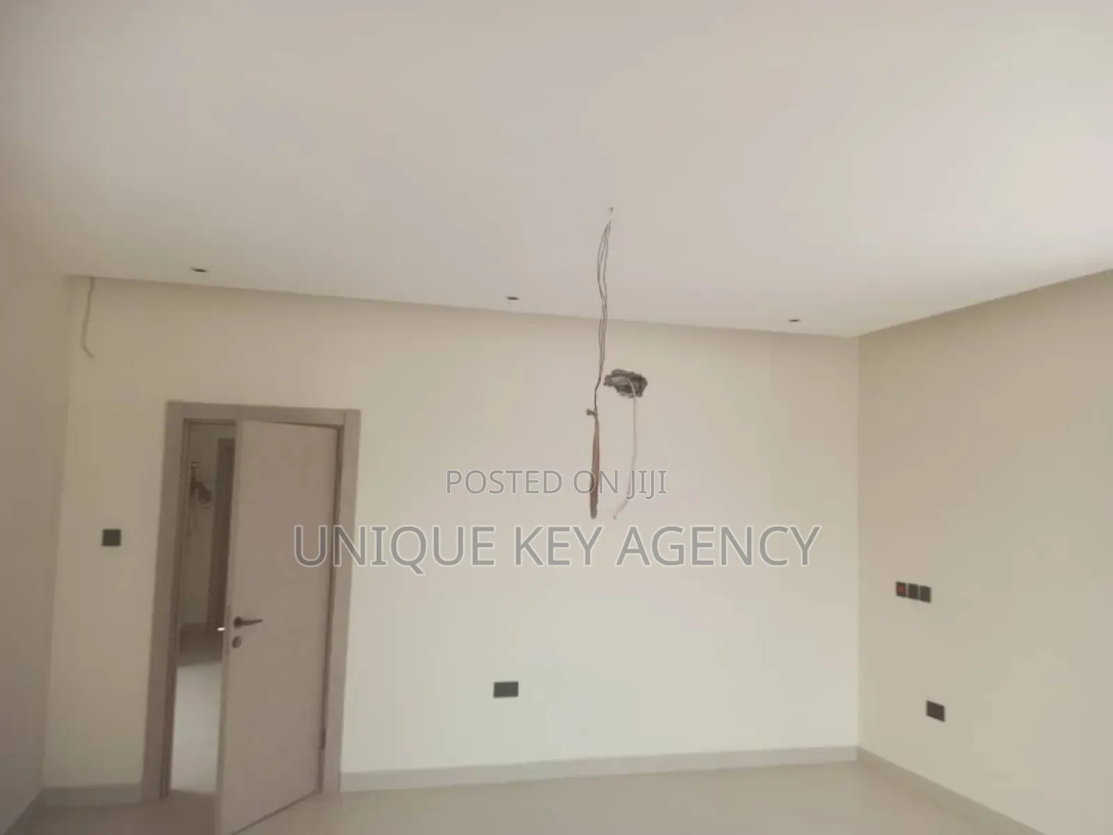5bdrm House in Unique Key Agency, Airport Residential Area for sale
