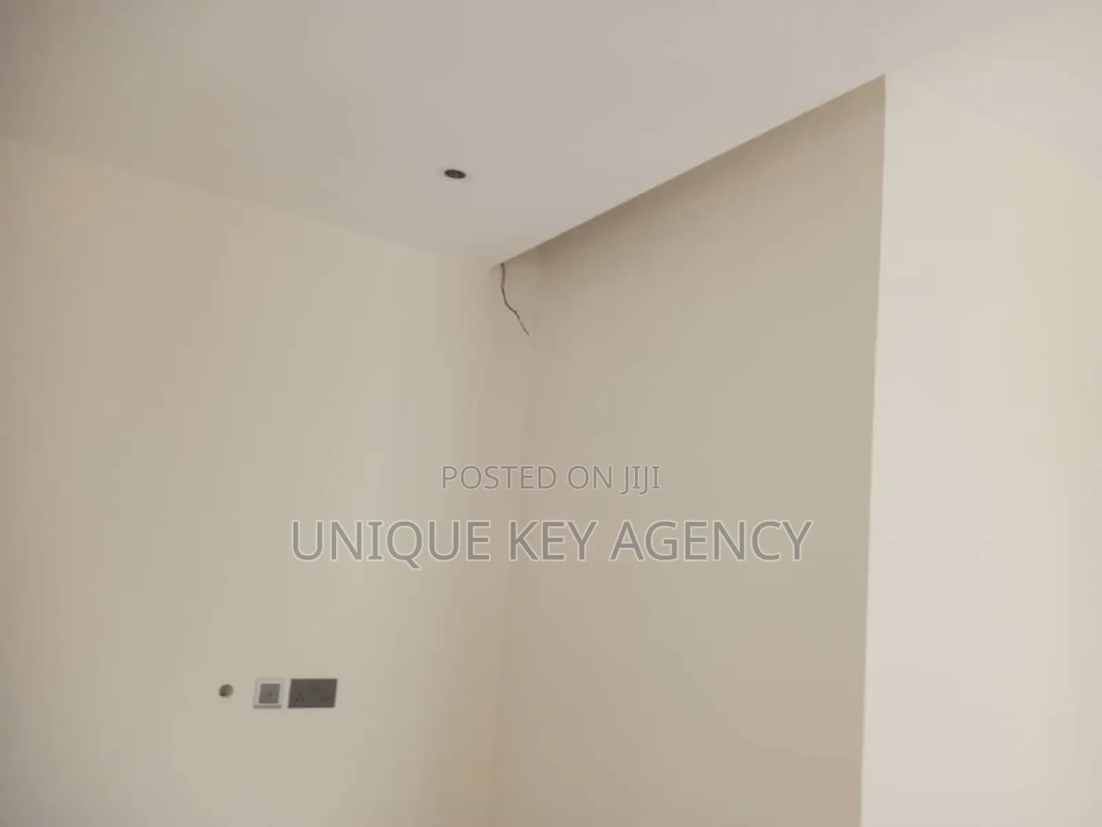 5bdrm House in Unique Key Agency, Airport Residential Area for sale