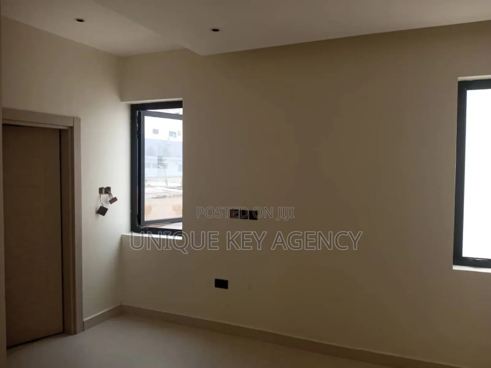 5bdrm House in Unique Key Agency, Airport Residential Area for sale