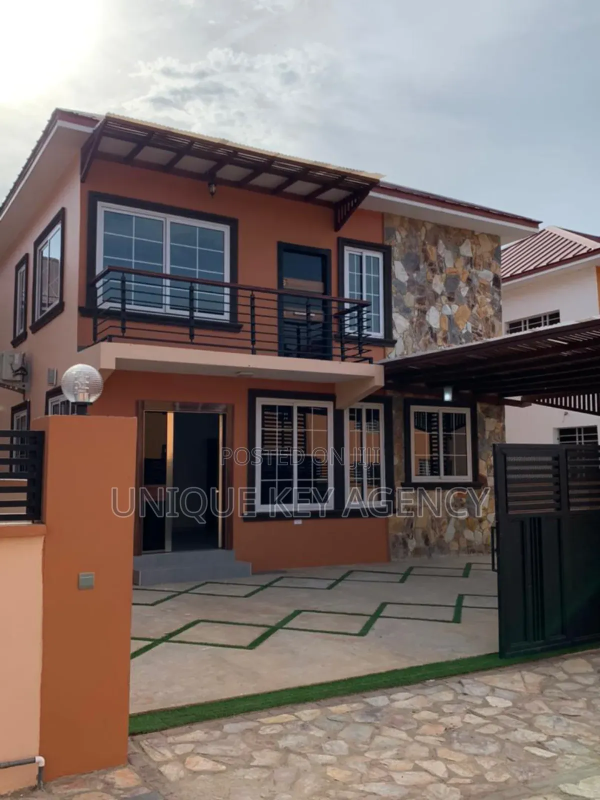 3bdrm Apartment in Unique Key Agency, Achimota for rent