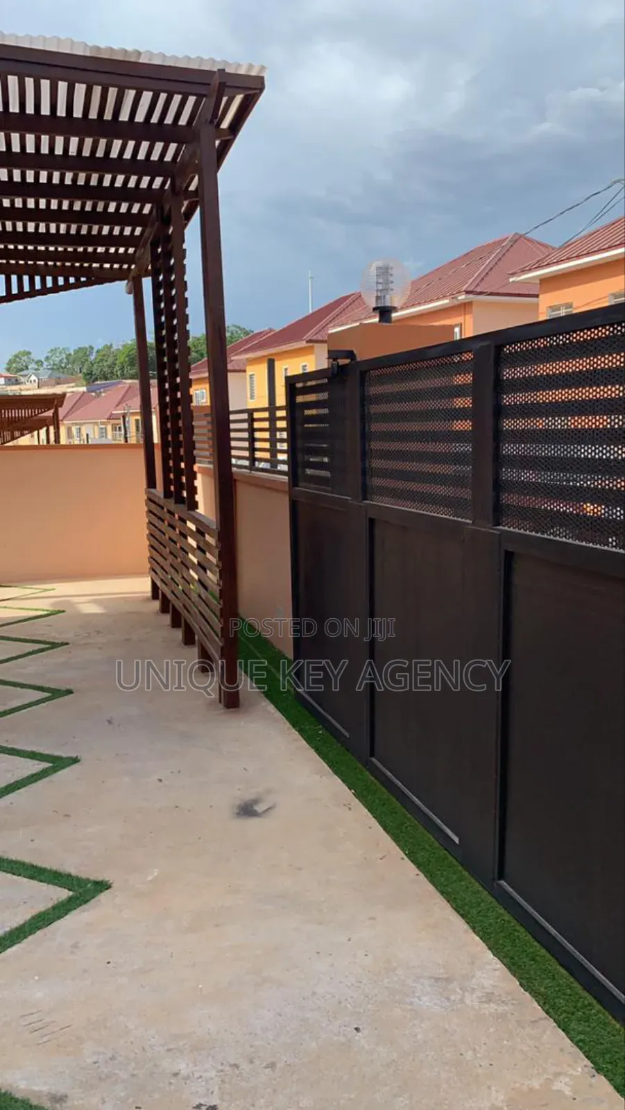 3bdrm Apartment in Unique Key Agency, Achimota for rent
