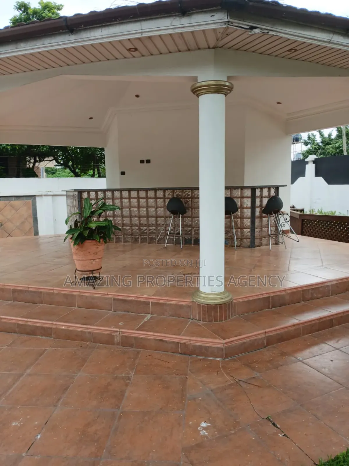 5bdrm Mansion in Dzorwulu for sale