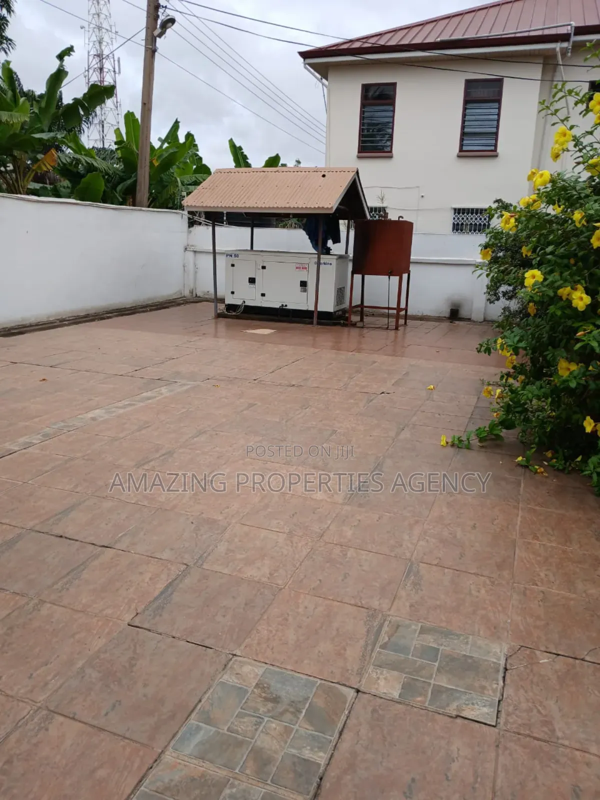 5bdrm Mansion in Dzorwulu for sale