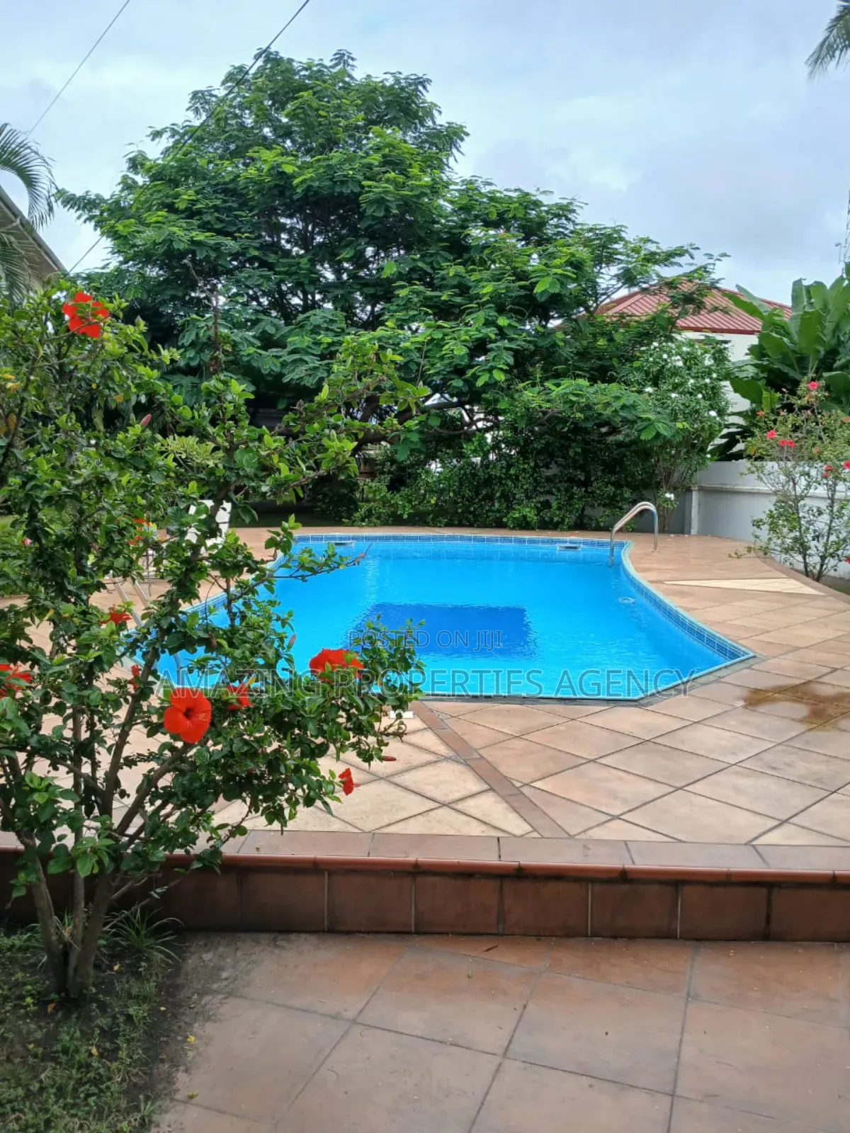 5bdrm Mansion in Dzorwulu for sale
