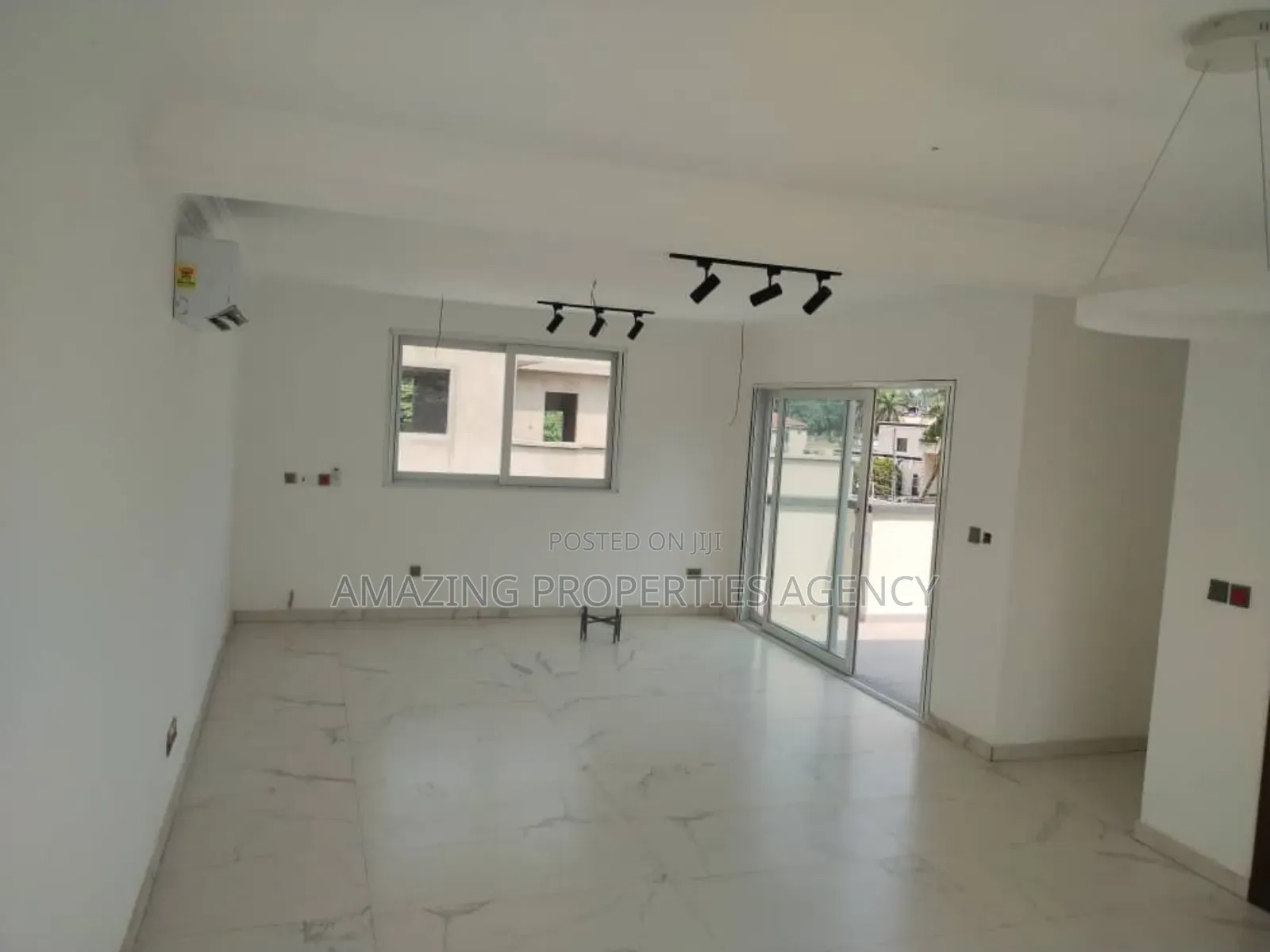 4bdrm House in Airport Residential Area for rent