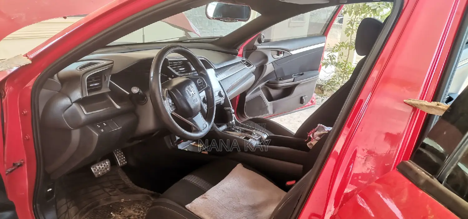 Honda Civic 2018 Red