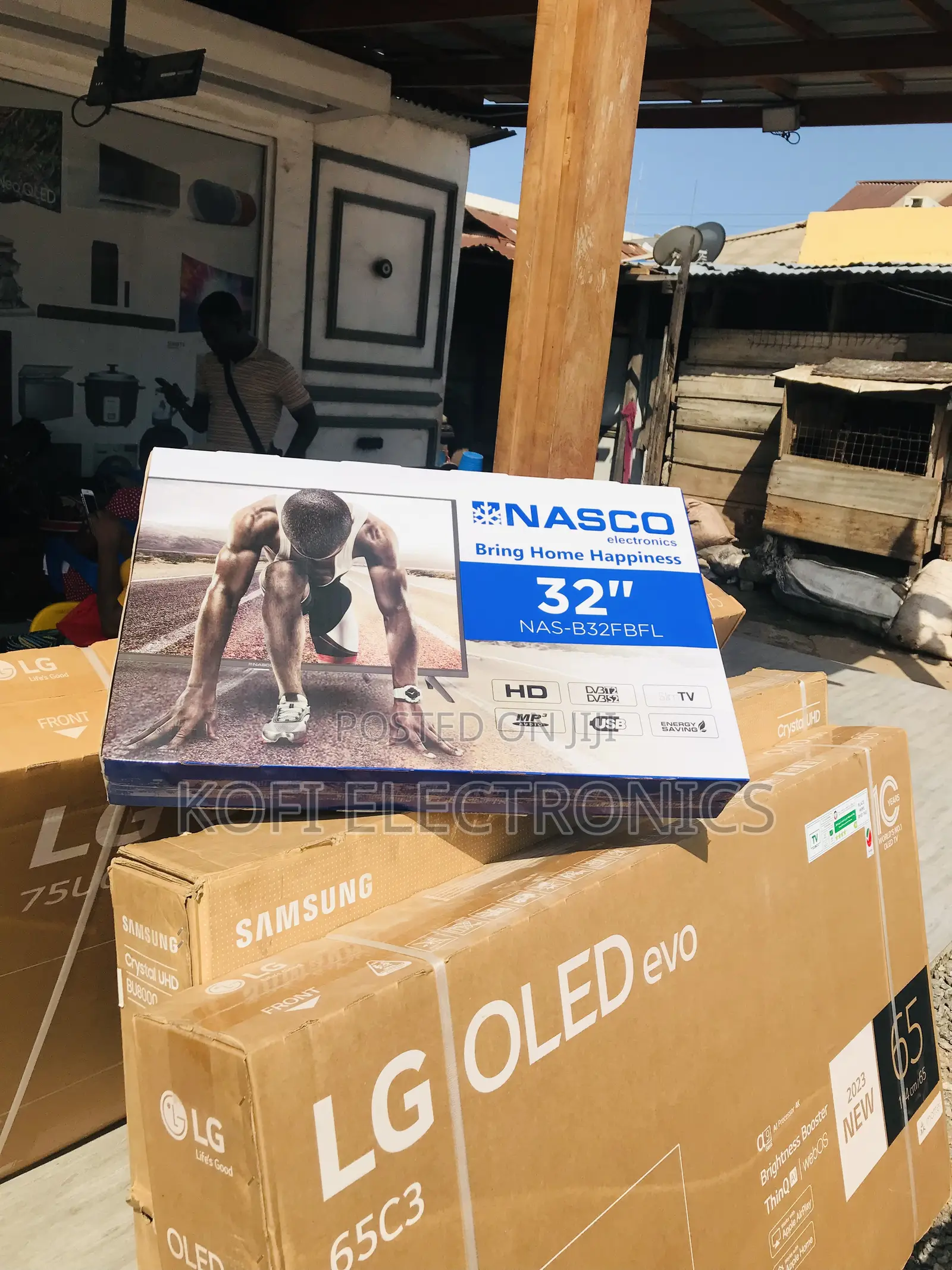 NASCO-32-LED SATELLITE-TV Doubles As Versatile Monitor
