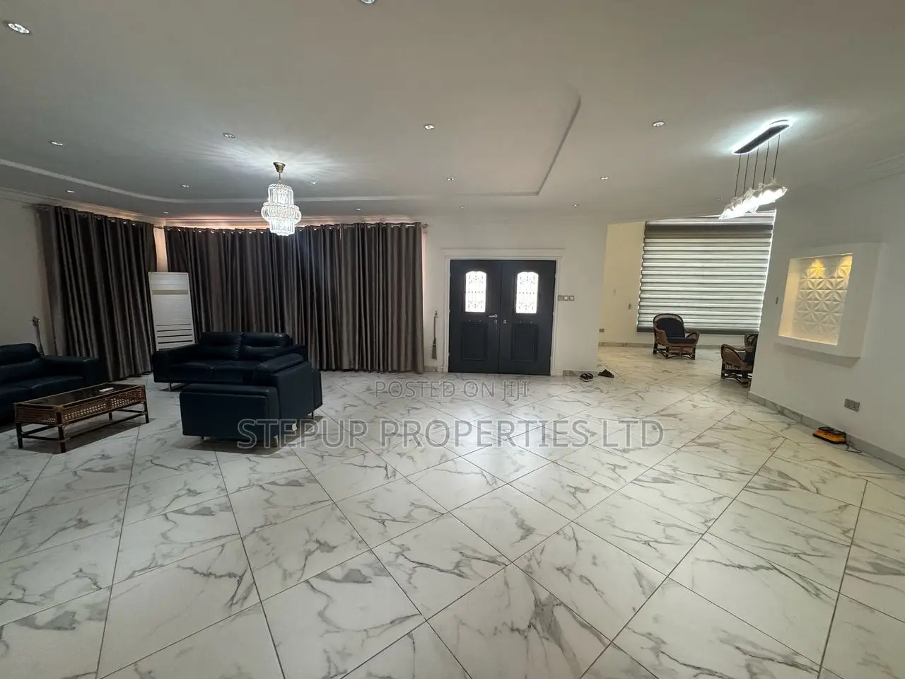 5bdrm Mansion in Lakeside, Ashaley Botwe for sale
