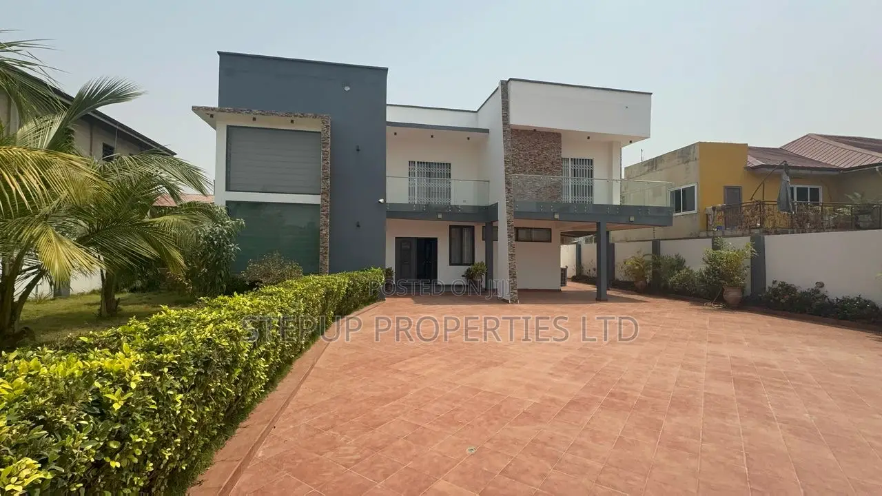 5bdrm Mansion in Lakeside, Ashaley Botwe for sale