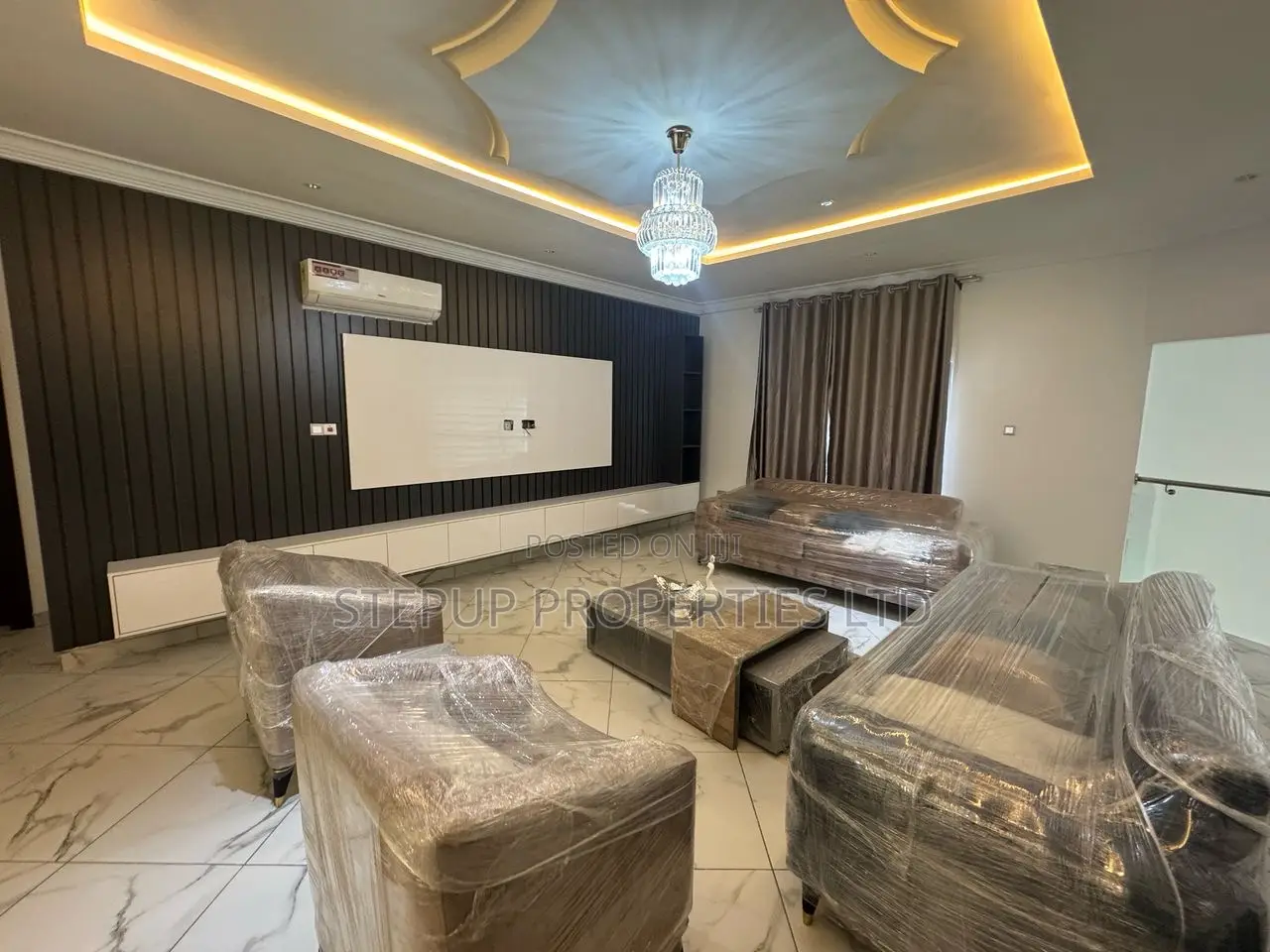 5bdrm Mansion in Lakeside, Ashaley Botwe for sale